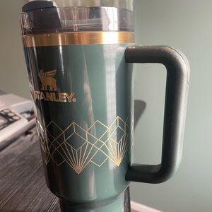 Stanley Sold out green tumbler 40 oz